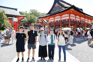 伏見稲荷神社。