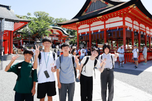 伏見稲荷神社。