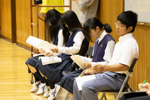 審査員も練習。