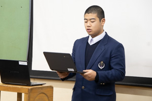 生徒会長より。