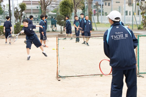 硬式テニス部。